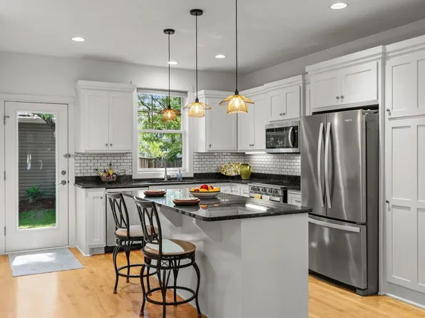 3959 W Broadway Ave, Minneapolis, MN 55422