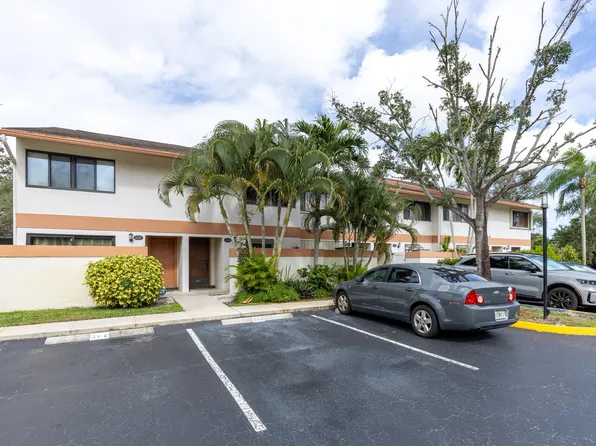 4348 SW 70th Terrace, Davie, FL 33314