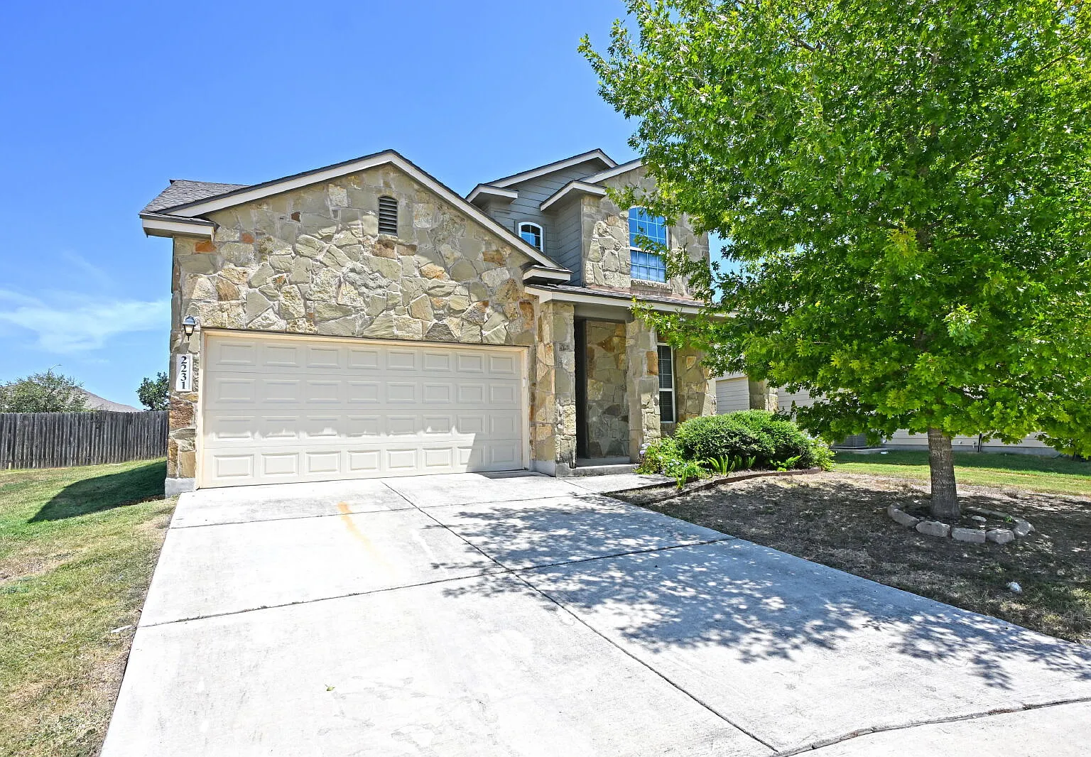4 bed, 2.5 bath, 2212 sqft, $1,885 — Photo 1