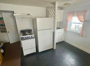 111 Main St #11, Kingston, NH 03848