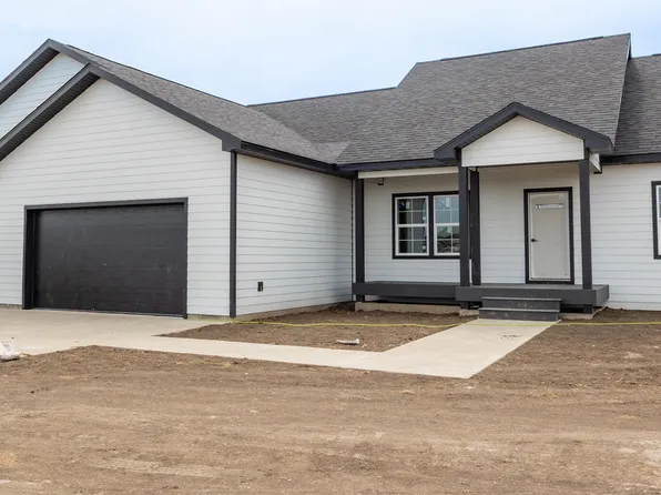 13362 Meadow Creek St, Williston, ND 58801