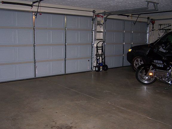 Large 3 Car garage for that MAN CAVE!!