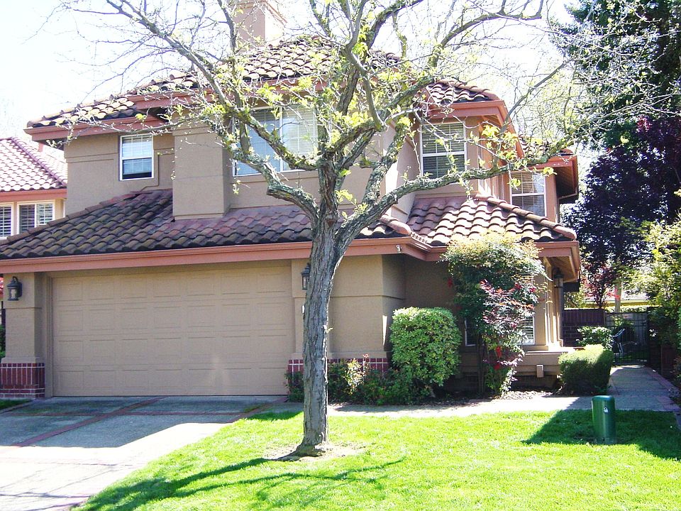 1st image of 108 Eagle Creek Ct