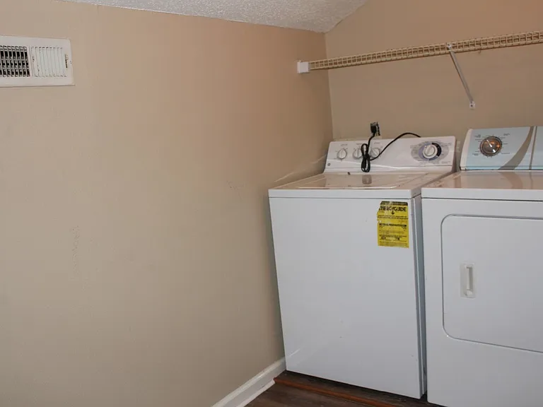 10 Old South Ct #C — Photo 17