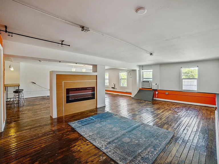 227 N Broadway #205 — Photo 13