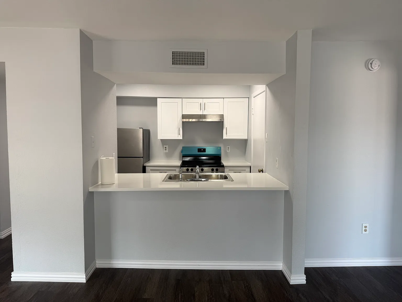 2 bed, 1008 sqft, $1,795 — Photo 2