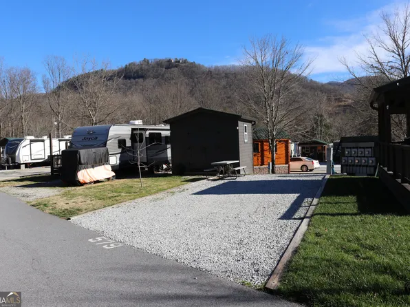 579 River Vista Dr, Dillard, GA 30537