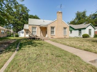 1105 N Riverside Dr, Fort Worth, TX 76111