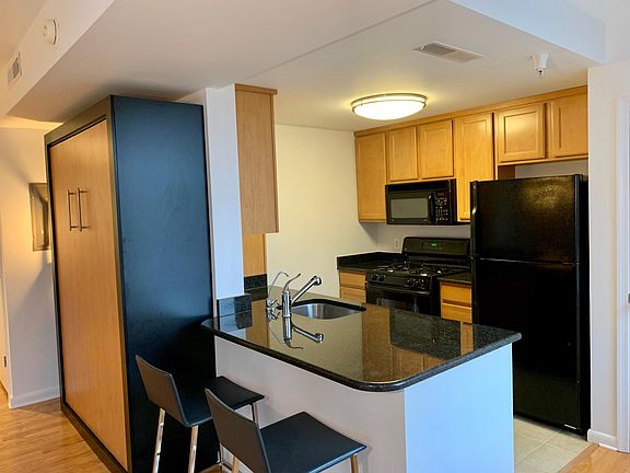 Wallbed and Kitchen