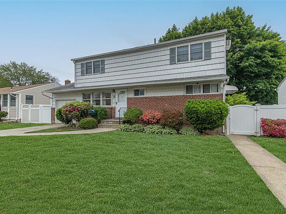 2nd image of 5 Crescent Dr
