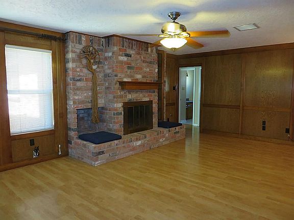 5th image of 1934 Fall Meadow Dr