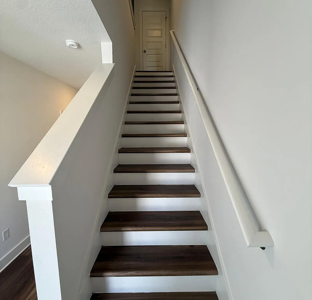 3 bed, 2.5 bath, 1459 sqft, $2,280 — Photo 2