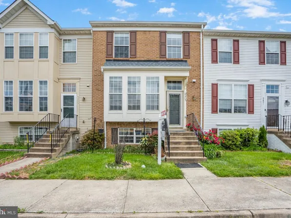 9403 Robin Lee Ct, Manassas Park, VA 20111