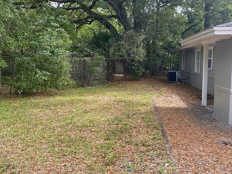 3679 Mimosa Dr — Photo 10