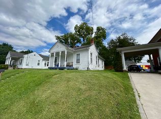 304 Roanoke St, Christiansburg, VA 24073