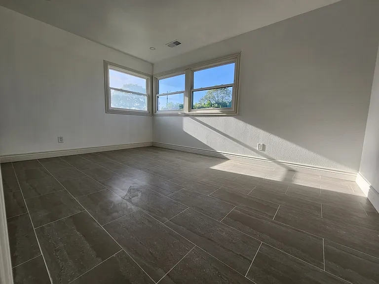Sequoia St — Photo 11