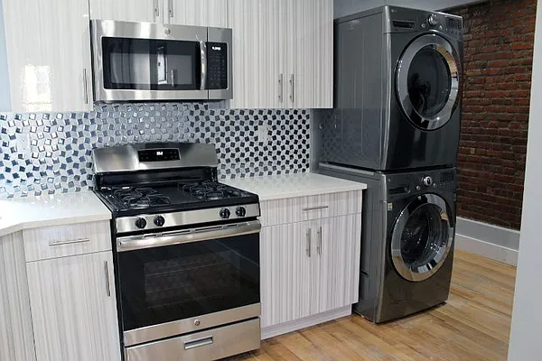 Rented by Keller Williams NYC | media 19