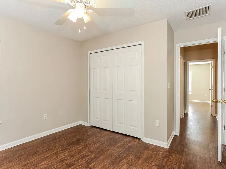667 Bonaparte Dr — Photo 13