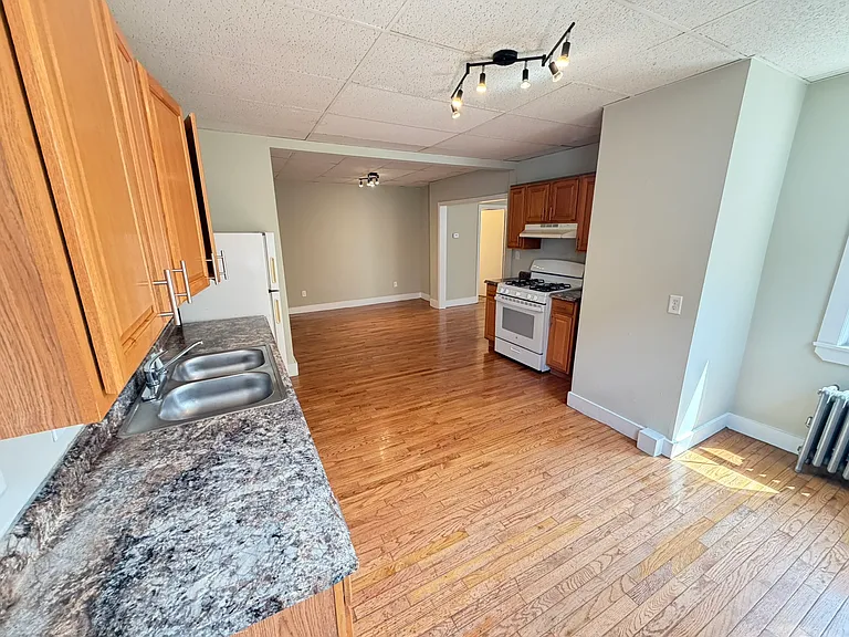 73 Danforth St #2 — Photo 8