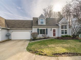 4870 Quarry Ln #42, Richmond Heights, OH 44143