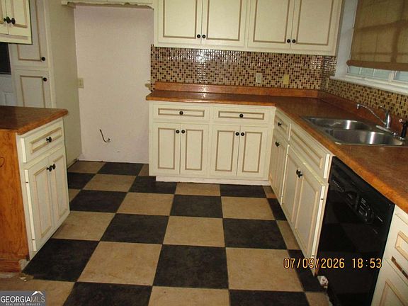 4th image of 2500 Pin Oak St
