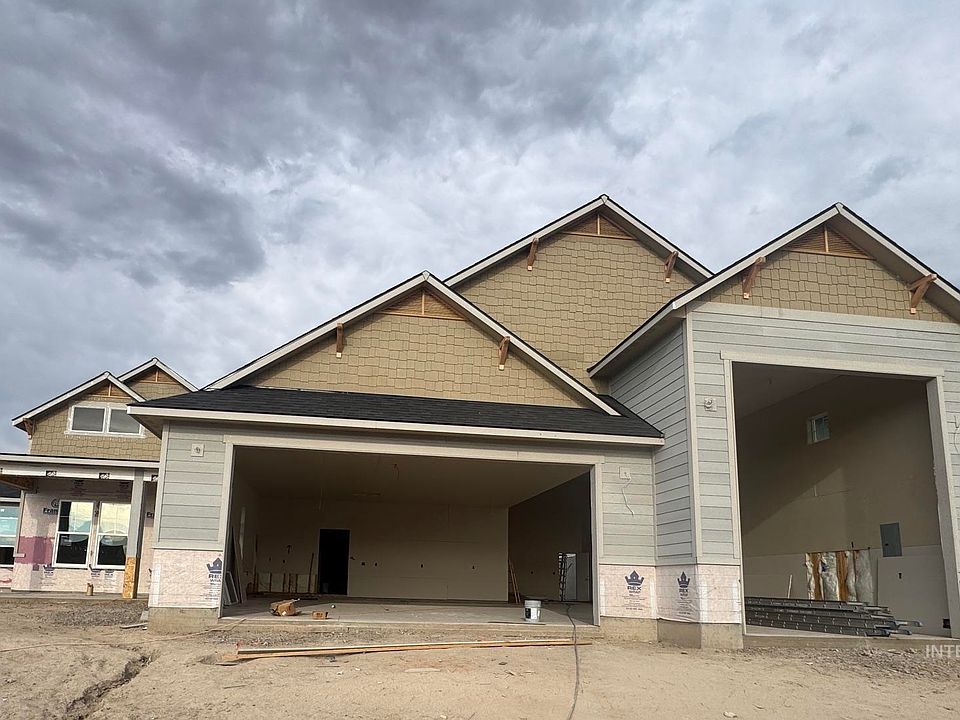 1st image of 760 Pinehurst