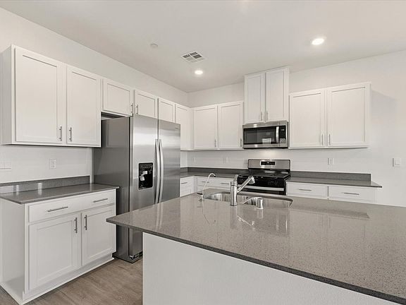 04-502 Red Lovebird-4_11022025