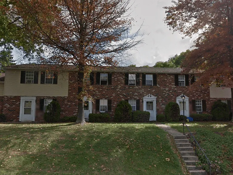 100 Boxwood Rd — Photo 5