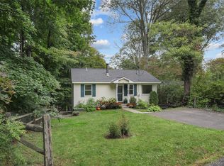 8 Hemlock Rd, South Salem, NY 10590