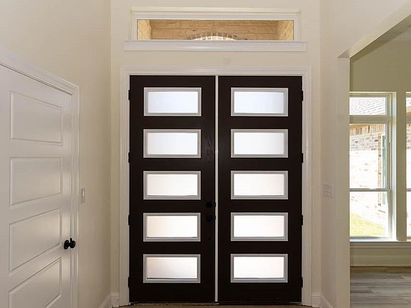 4th image of 135 Colonial Estates Dr