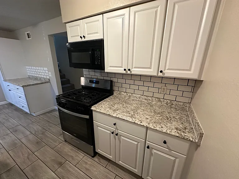 10273 Mills Station Rd #2 — Photo 14