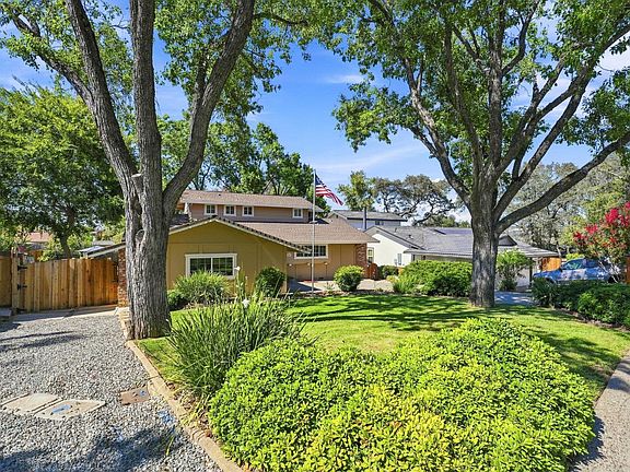 2nd image of 2488 Willowdale Dr