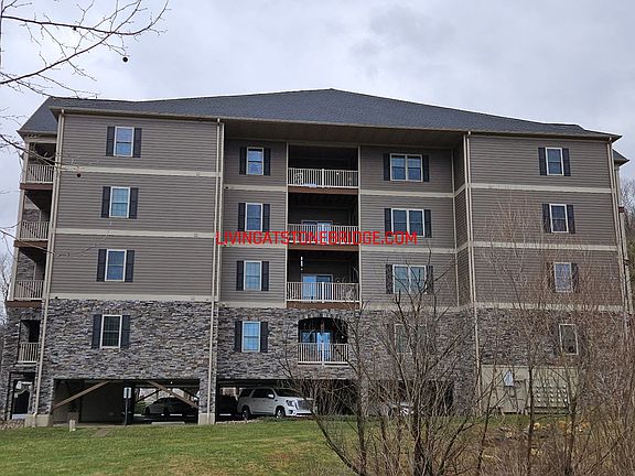 4 floors/6 units on each floor