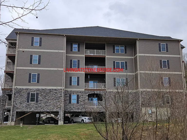 4 floors/6 units on each floor
