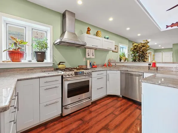 12-34 Cross Bay Boulevard image 5 of 29