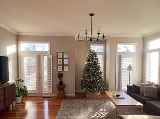 111 E Colonial Dr, Occoquan, VA 22125