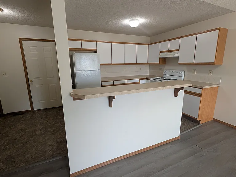 1448 N Glancey St — Photo 9