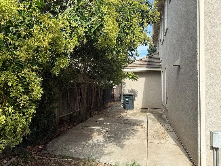2521 Marta Bella Way — Photo 15
