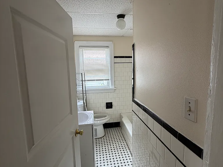 56 What Cheer Ave #1 — Photo 6