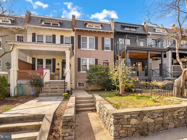 2042 37th St NW, Washington, DC 20007