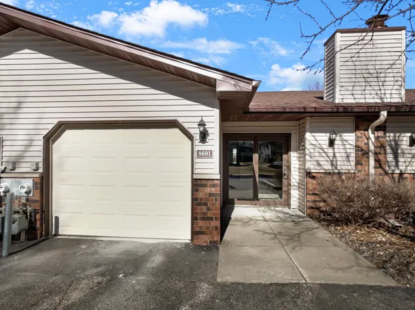 8691 Maplebrook Pkwy N, Brooklyn Park, MN 55445