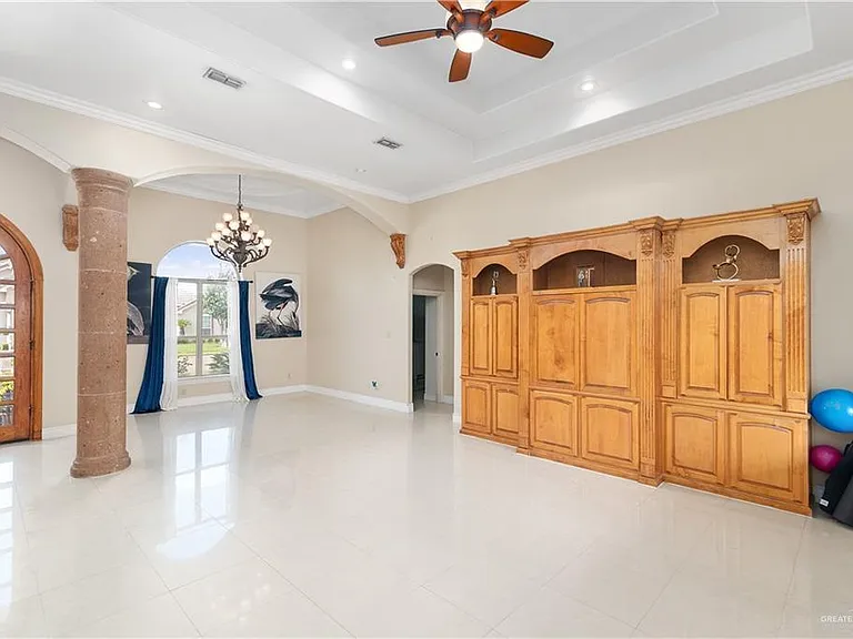 2401 W Rhin Dr — Photo 10