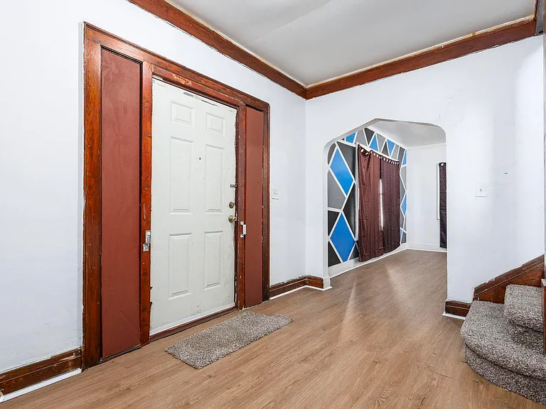 5421 Toledo St — Photo 8