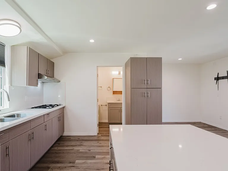 10327 Hillhaven Ave #1/2 — Photo 11