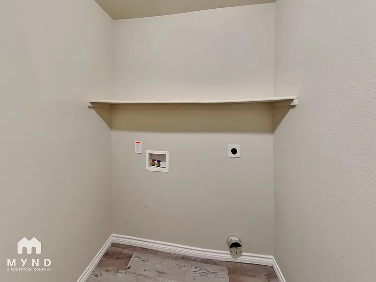 507 Darlene Trl — Photo 9