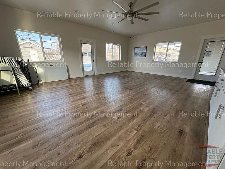 345 Jeremy Ln — Photo 6