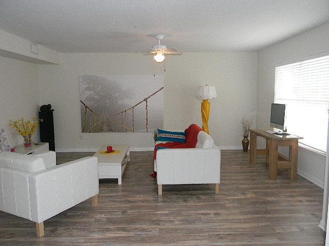 1st image of 208 16th St Unit F