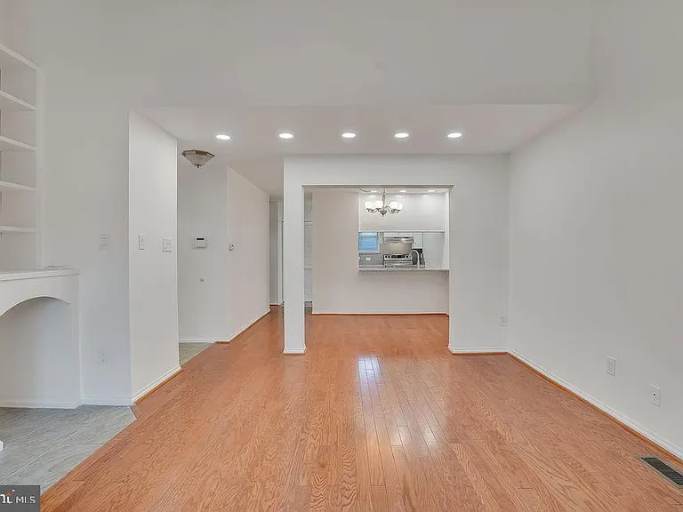 111 Park Pl — Photo 9