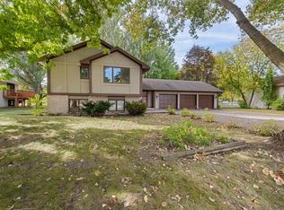 5909 Henry St, Maple Plain, MN 55359