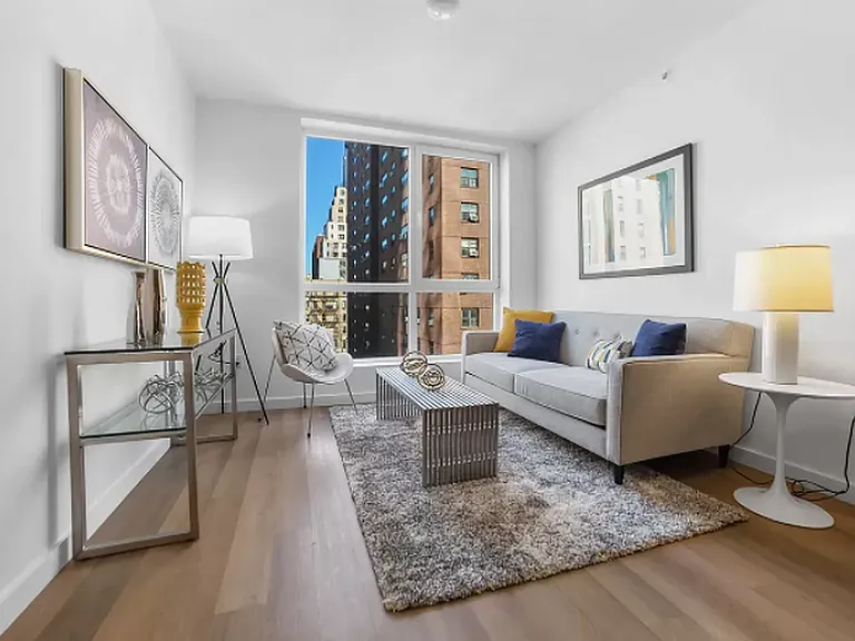 814 Amsterdam Ave #5G — Photo 2